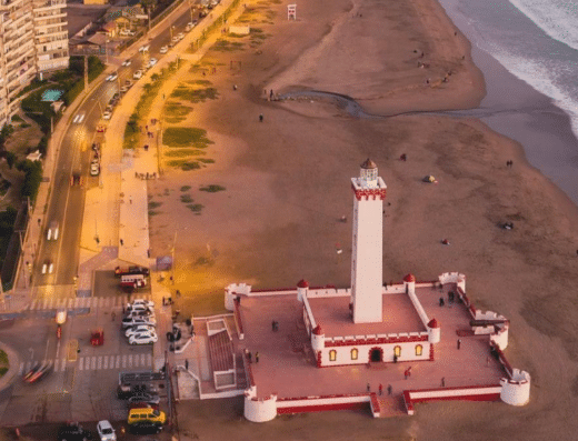Faro monumental La Serena